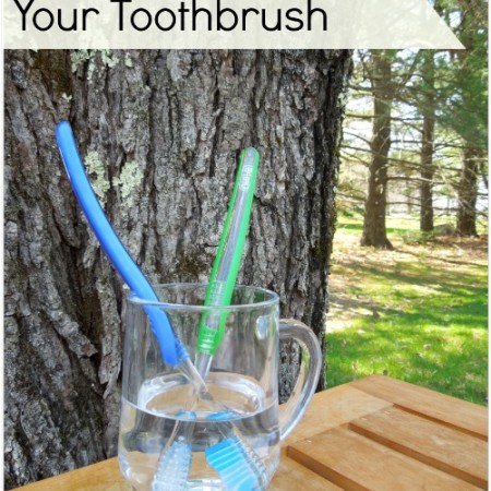 How to Clean a Toothbrush Naturally