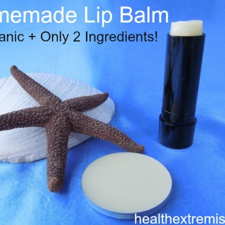 Natural Homemade Lip Balm - Make it with only 2 Ingredients! Super easy and inexpenisve to make this natural organic lip balm! #natural #DIY #homemade #homemadelipbalm #lipbalm #lips