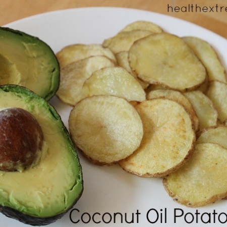 Healthy Homemade Potato Chips Made with Coconut Oil - You only need three ingredients. These homemade potato chips are gluten free, paleo and grain free.