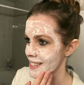 Baking Soda Mask for Acne - I apply this face mask once a week to prevent breakouts and treat any breakouts I have. The mask also exfoliates and removes dead skin cells that can clog pores.