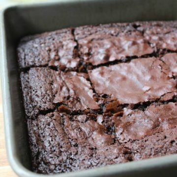 Flourless Brownies Recipe - These brownies are soft, moist and delicious! This recipe is gluten free, grain free, dairy free, and paleo.