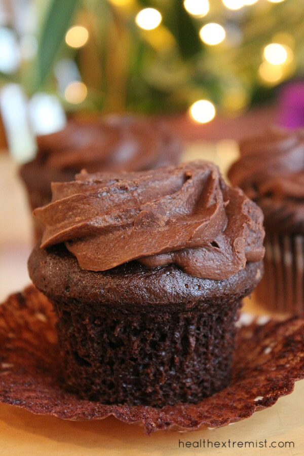 Paleo Coconut Flour Chocolate Cupcakes - These cupcakes are fluffy, moist and delcious! They are paleo, gluten free and dairy free.